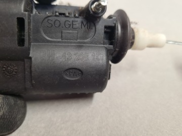 ПРИВОД ЗАСЛОНКИ ТОПЛИВНОГО ЗАПРАВКА OPEL CORSA D E ORIGINAL