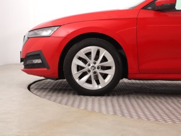Skoda Octavia IV Scout 1.5 TSI ACT 150KM 2021 Skoda Octavia 1.5 TSI, Salon Polska, zdjęcie 14