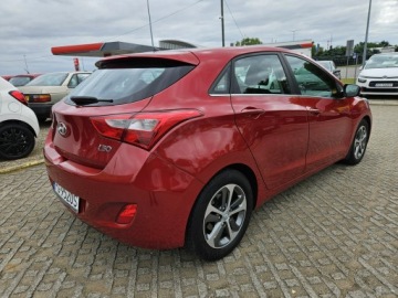 Hyundai i30 II Hatchback 5d 1.6 GDI 135KM 2015 Hyundai i30 1,6 benzyna 135KM nawigacja, zdjęcie 2