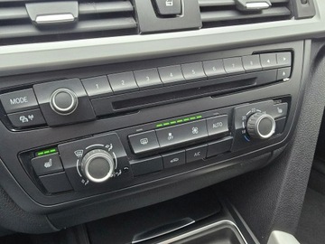 BMW Seria 3 F30-F31-F34 Touring 2.0 318d 143KM 2013 BMW 318 Bezwypadkowy, zdjęcie 15