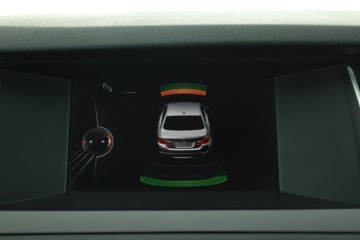 BMW Seria 5 F10-F11 Limuzyna Facelifting 520d 190KM 2015 BMW 5 520d, 187 KM, Xenon, Bi-Xenon, Klima, zdjęcie 13