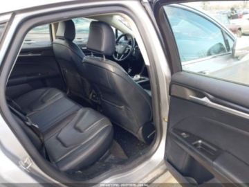 Ford Fusion 2020 Ford Fusion Hybrid Titanium, 2020r., 2.0L 2.0 Hybryda 141KM, zdjęcie 9