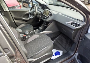Peugeot 2008 I SUV Facelifting 1.2 PureTech 110KM 2018 Peugeot 2008 1.2 Pure Tech Style SalonPL Od Reki Serwis ASO Gwarancja 1.2, zdjęcie 7