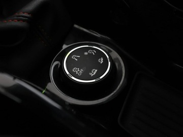 Peugeot 2008 I SUV Facelifting 1.2 PureTech 110KM 2016 Peugeot 2008 lift klima auto navi panorama, zdjęcie 28