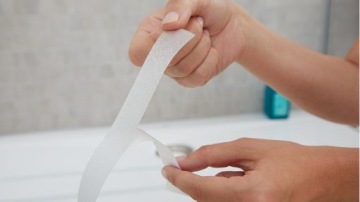 Противоскользящая самоклеящаяся лента для ДУШЕВОГО ПОДДОНА TESA BATHTUB 25 мм X 5 м