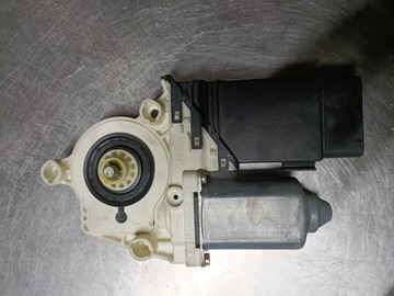 Электродвигатель стеклоподъемника правый передний VW GOLF IV 1C0959802A