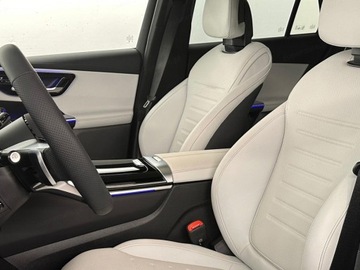 Mercedes GLC C254/X254 Coupe 2.0 220d 197KM 2025 MERCEDES-BENZ GLC 220 d 4-Matic AMG Line 2.0 (197KM) 2025, zdjęcie 3