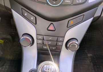 Chevrolet Cruze Sedan 1.8 16V DOHC 141KM 2013 Chevrolet Cruze 2013r, 1.8 Benzyna LPG. Lekko uszkodzony prawy tyl. Jezdz, zdjęcie 14