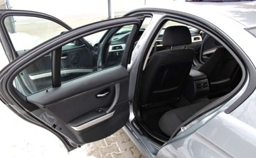 BMW Seria 3 E90-91-92-93 Limuzyna E90 320i 170KM 2009 BMW Seria 3 2.0 i Klimatyzacja automatyczna Podgrzewane fotele 1 rok gw, zdjęcie 11