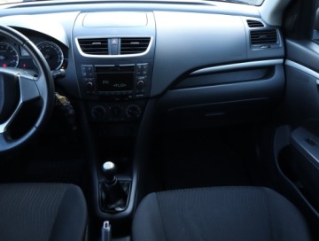 Suzuki Swift V Hatchback 5d 1.2 VVT 94KM 2013 Suzuki Swift 1.2, Salon Polska, Klima, zdjęcie 7