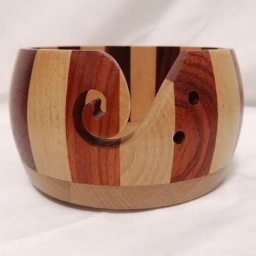 Деревянный держатель для пряжи с крышкой