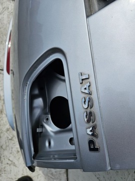 PASSAT B6 KOMBI VÍKO KUFRU ZADNÍ STŘÍBRNÁ LA7W