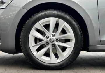 Skoda Octavia IV Liftback 1.5 TSI EVO 150KM 2024 Skoda Octavia Selection komplet opon, Podgrzewane fotele, Kamera cofania,, zdjęcie 34