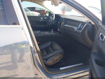 Volvo XC60 II 2023 Volvo XC 60 2023r., 4x4, 2.0L 2.0 Hybryda 247KM, zdjęcie 8