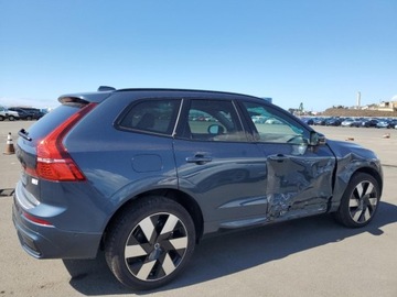 Volvo XC60 II 2024 Volvo XC 60 Plus 2024 2.0l 2.0 Hybryda 247KM, zdjęcie 3