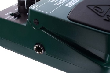 Гитарный эффект Behringer UV300 Ultra Vibrato
