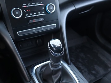 Renault Megane IV Grandtour Facelifting 1.3 TCe 115KM 2020 Renault Megane 1.3 TCe, Salon Polska, zdjęcie 12