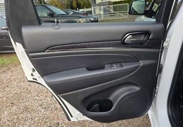 Jeep Grand Cherokee IV Terenowy Facelifting 2016 5.7 352KM 2019 Jeep Grand Cherokee Jeep Grand Cherokee 5.7 V8 HEMI 4WD Automatik Overland, zdjęcie 33