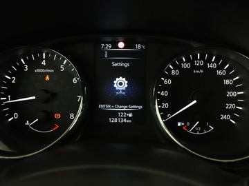 Nissan Qashqai II Crossover 1.2 DIG-T 115KM 2015 Nissan Qashqai navi klima auto kamera i czujniki, zdjęcie 21
