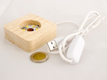 ДЕРЕВЯННАЯ СВЕТОДИОДНАЯ ПОДСТАВКА-ПИРАМИДА ОРГОНИТОВАЯ ПОДСВЕТКА USB 6 см