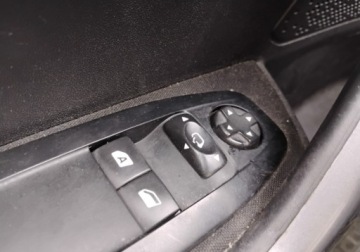 Peugeot 2008 I SUV Facelifting 1.6 BlueHDi 99KM 2016 Peugeot 2008 2016r, 1.6HDI. Uszkodzony lewy tyl. Jezdzi. 1.6 Diesel 99KM, zdjęcie 9