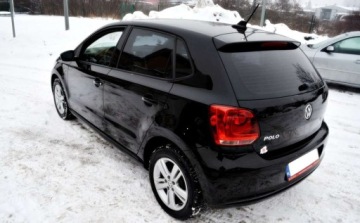 Volkswagen Polo V Hatchback 5d 1.2 70KM 2012 Volkswagen Polo Nawigacja, Czujniki parkowania, Podgrzewane fotele 1.2 70KM, zdjęcie 3