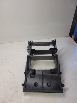 КРЕПЛЕНИЕ КОРЗИНЫ ВОЗДУШНОГО СМЕННИКА ВОЗДУХА Q7 4L2858005A UK