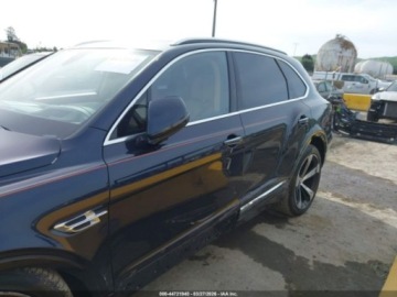 Bentley Bentayga 2019 Bentley Bentayga V8, 2019r., 4x4, 4.0L 4.0 Benzyna 542KM, zdjęcie 5