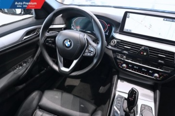 BMW Seria 5 G30-G31 Limuzyna Facelifting 2.0 530i 252KM 2022 BMW Seria 5 530i xDriveAdaptacyjne Reflektory LEDFotele Sportowe 2.0, zdjęcie 14