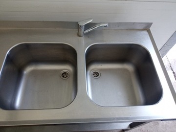 СТОЛ С 2 МОЙКАМИ, ПОЛКОЙ И МЕСТОМ ДЛЯ МОЙКИ 255Х60