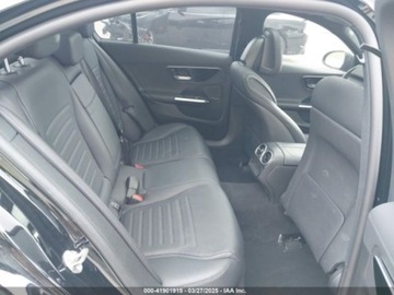 Mercedes Klasa C W206 2021 Mercedes-Benz Klasa C 2022r., C 300, od ubezpieczalni 2.0 Benzyna 255KM, zdjęcie 9