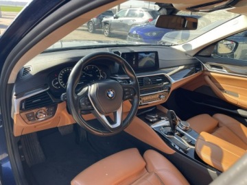BMW Seria 5 F10-F11 Touring Facelifting 520d 190KM 2017 BMW 530 Luxury Line Xdrive Skóra Kamera Harman, zdjęcie 7