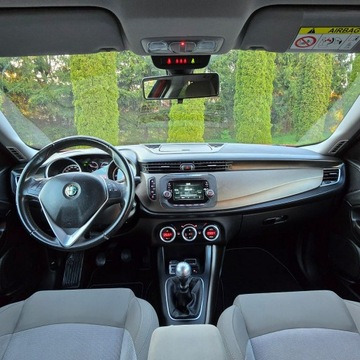 Alfa Romeo Giulietta Nuova II Hatchback 5d Facelifting 1.6 JTDM-2 120KM 2015 Alfa Romeo Giulietta 1.6 120KM JTDM 16V Sport, zdjęcie 28