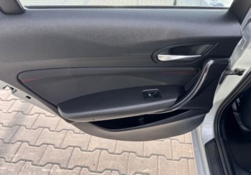BMW Seria 1 F20-F21 Hatchback 5d Facelifting 2015 118i 136KM 2015 BMW Seria 1 Bezwypadekserwis asoxenonz NiemiecSPORT 1.6 Benzyna 136KM, zdjęcie 21