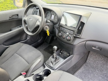 Hyundai i30 I Hatchback 1.4 109KM 2008 Hyundai i30 1.4 109KM Klima Tablet Kamera cofania GPS Sprawdz 1.4, zdjęcie 9