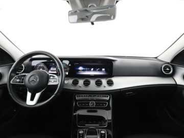 Mercedes Klasa E W213 Limuzyna 1.6 200d 160KM 2020 Mercedes E 200 led automat kamera navi grzane, zdjęcie 14