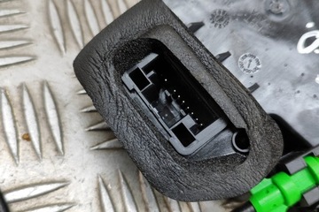 PORSCHE TAYCAN CROSS TURISMO ZADNÍ PRAVÝ ZÁMEK DVEŘE 4N0839016B 420KW 2021