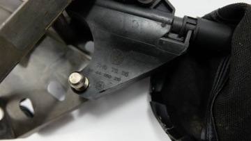 РЫЧАГ ПЕРЕДАЧ VW T5 7H0711061C