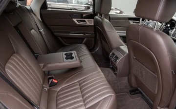 Jaguar XF II Sedan 2.0 i4D 180KM 2016 Jaguar XF XF 2.0D 180KM Full Pano LEdy Skora Camera Navi Full ASO 2.0, zdjęcie 31