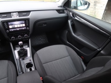 Skoda Octavia III Kombi Facelifting 2.0 TDI 150KM 2017 Skoda Octavia 2.0 TDI, Salon Polska, Serwis ASO, zdjęcie 7