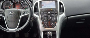 Opel Astra J Hatchback 5d 1.6 Turbo ECOTEC 180KM 2009 Opel Astra Opel Astra 1.6 Turbo Cosmo 1.6 Benzyna 180KM, zdjęcie 13