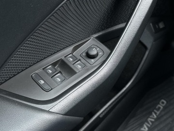 Skoda Octavia IV Scout 1.5 TSI ACT 150KM 2023 Skoda Octavia 1.5 TSI ACT Style l LED Matrix, Paki, zdjęcie 16