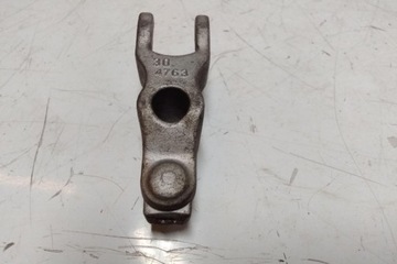 DRŽÁKY VSTŘIKOVAČE OPEL VECTRA C ESTATE 304763 1.9L DIESEL 110KW 2005