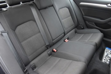 Volkswagen Passat B8 Variant 2.0 TDI 190KM 2015 Volkswagen Passat Variant VW PASSAT 2.0TDI 190KM DSG NAVI HAK Masaze Gwara, zdjęcie 32