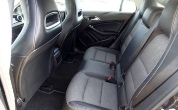 Mercedes CLA C117 Shooting Brake Facelifting 1.5 180 d 109KM 2017 Mercedes-Benz CLA 180d 109KM Automat Lopatki Zero korozji Navi Skora 1.5, zdjęcie 12