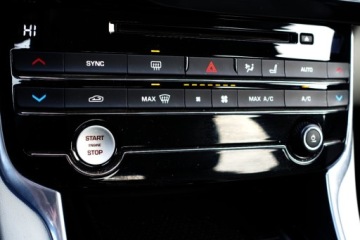 Jaguar XE Sedan 2.0 i4 200KM 2017 Jaguar XE Bezwypadek Salon PL 1rej. 2018 RWD 2.0 Benzyna, zdjęcie 18