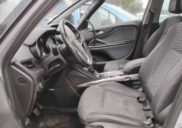 Opel Zafira C Tourer 2.0 CDTI ECOTEC 130KM 2012 Opel Zafira 2012r, 2.0 CDTI. Uszkodzony boki. 2.0 Diesel 130KM, zdjęcie 6