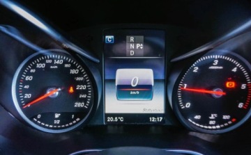 Mercedes Klasa C W205 2017 Mercedes-Benz Klasa C Mercedes-Benz C180d 1.6 Diesel 116KM, zdjęcie 14