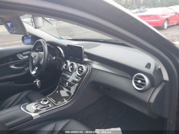 Mercedes Klasa C W205 2017 Mercedes-Benz Klasa C 2017 Mercedes-Benz C-Class C 300 4MATIC Sedan with L, zdjęcie 4