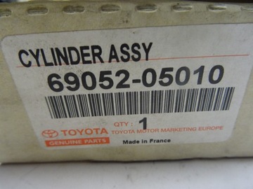 WKŁADKA ZAMKA Z KLUCZYKIEM TOYOTA 6905205010